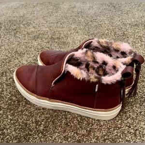 Womens TOMS size 9 EUC